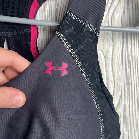 Under Armour Heat Gear Armour Compression Sports Bra Racerback 32 C Black/Pink - Picture 2 of 5